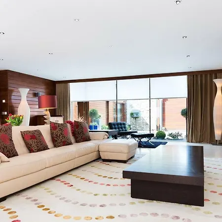 Modern Elegance, Steps From The Aviva! Cinema Dublin