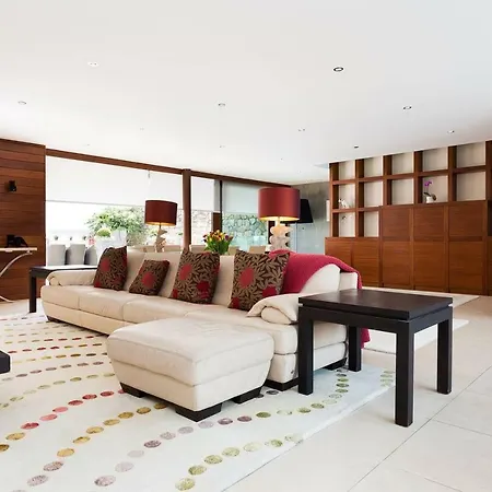 Modern Elegance, Steps From The Aviva! Cinema * Dublin