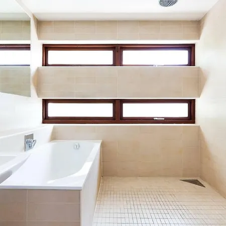 Modern Elegance, Steps From The Aviva! Cinema * Dublin